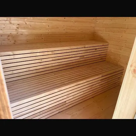 Roubenka U Dedy Ferienhaus *